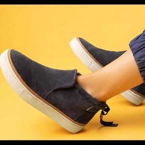 TOMS Paxton faux fur suede slip-on sneaker